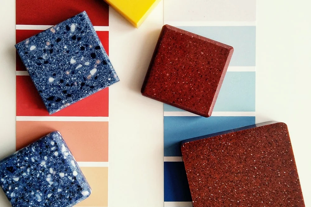 Différentes couleurs de carrelage