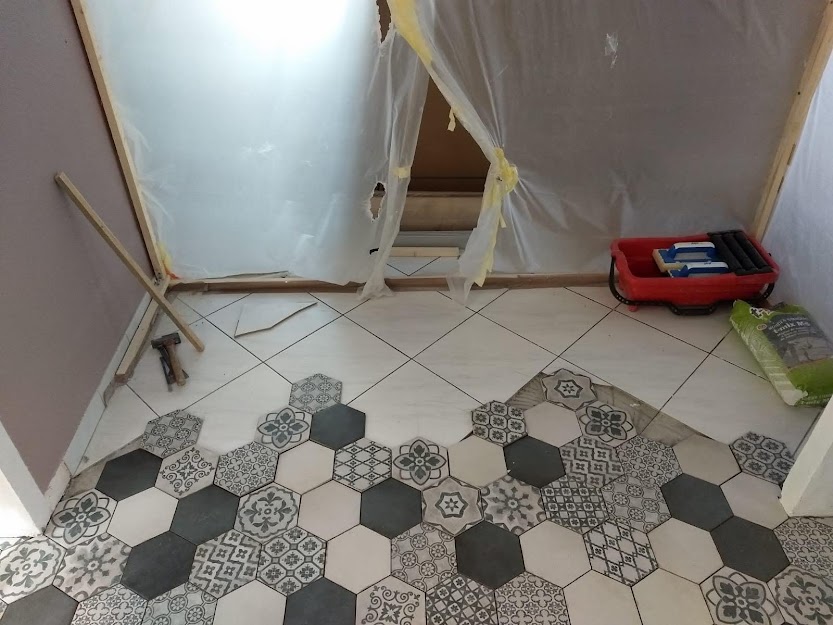 Pose de carrelage en tomettes à Bons-en-Chablais