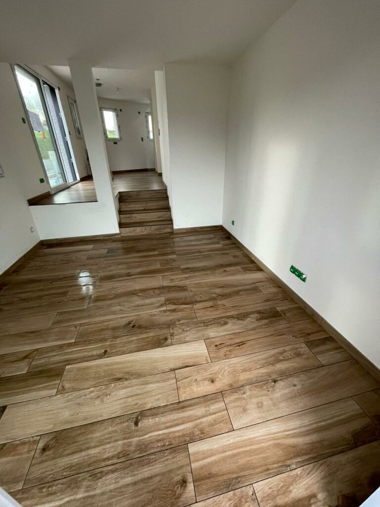 Salon après la rénovation à La Roche-Sur-Foron