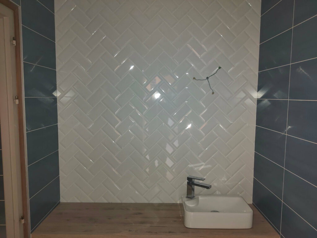 Détails de la nouvelle décoration dans les sanitaires à Sciez