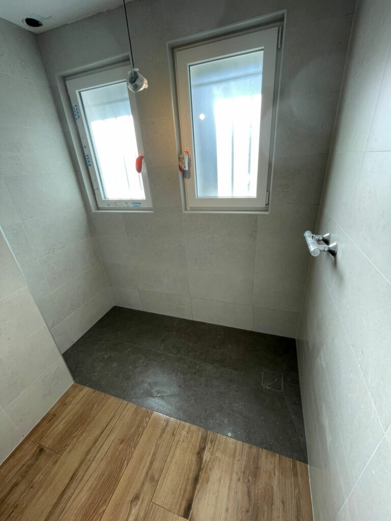 Salle de bains terminée à Évian