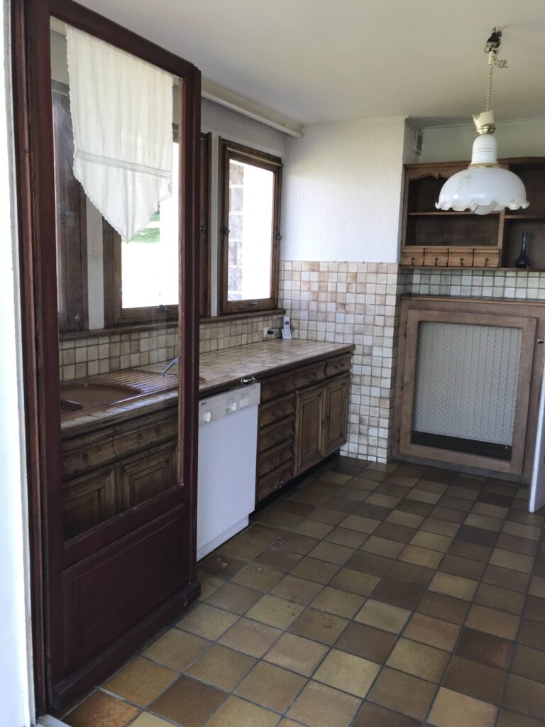 Rénovation carrelage cuisine avant à Évian