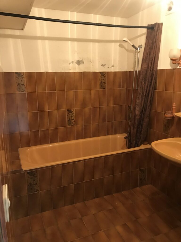 Rénovation carrelage à Évian avant