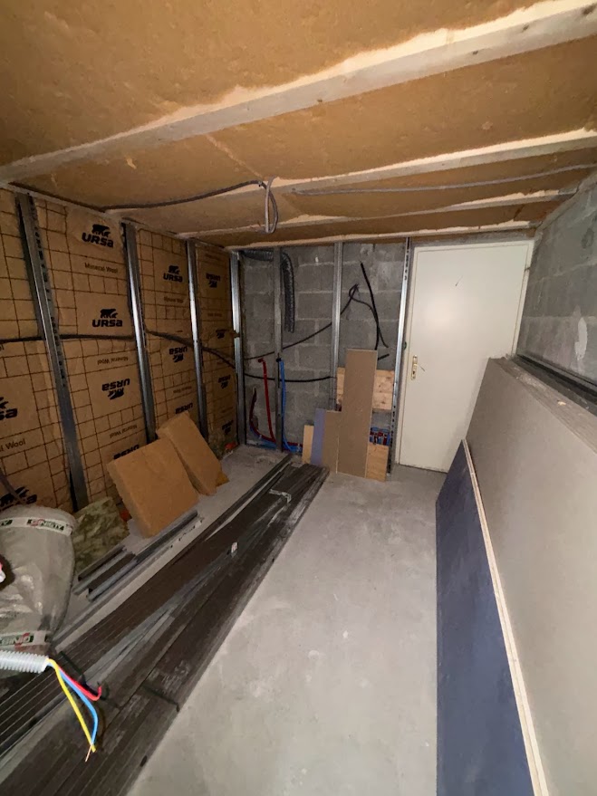 Salle de bains avant création à Bons-en-Chablais