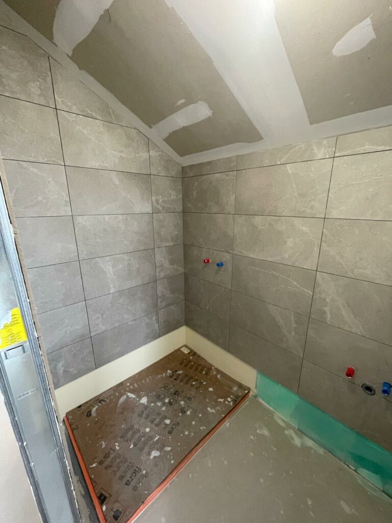 Salle de bains pendant les travaux à La Roche-Sur-Foron