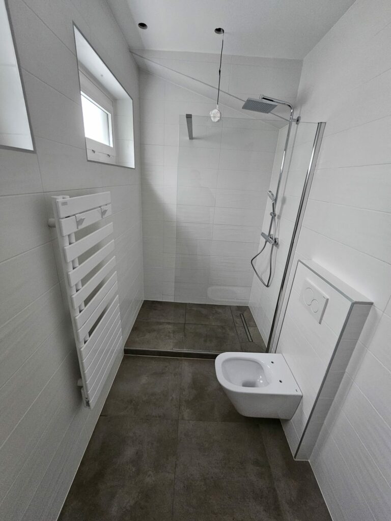Salle de bains après la rénovation à Évian