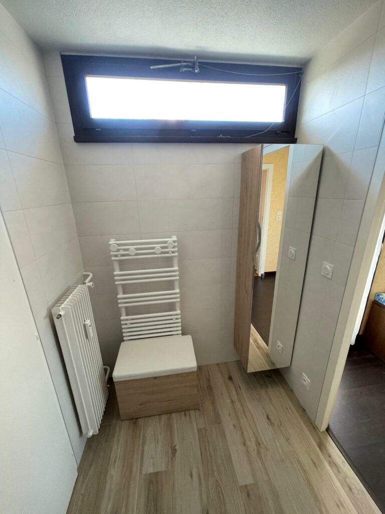 Vue d'une salle de bain rénovée à Thonon-les-Bains