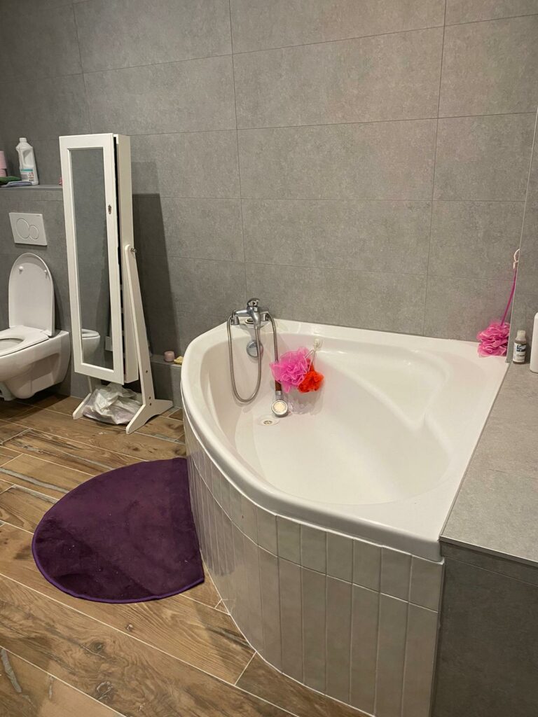 Salle de bain élégante à Bons-en-Chablais