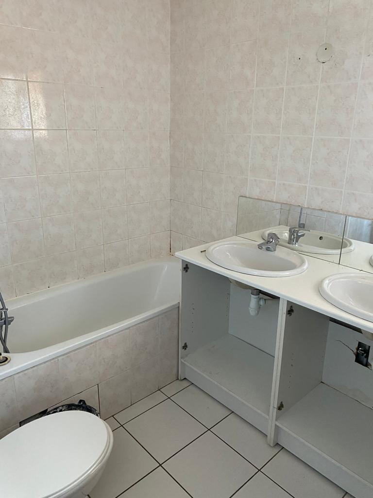 avant rénovation salle de bains à Douvaine
