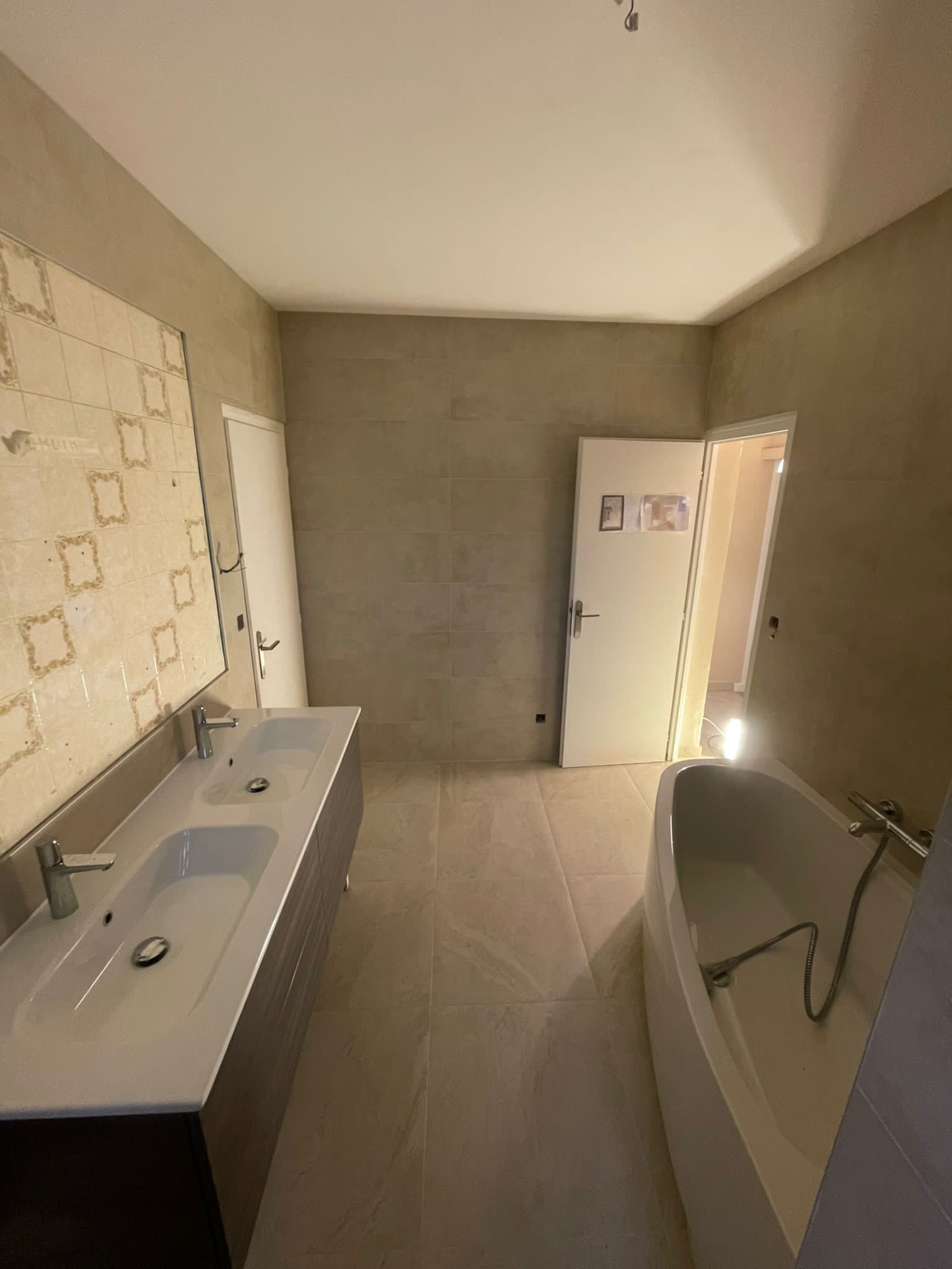 Après rénovation de salle de bains à Douvaine