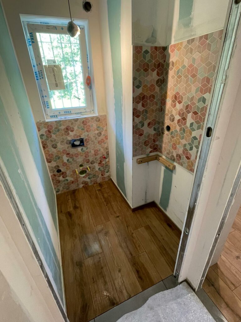 Rénovation carrelage toilettes à Évian après