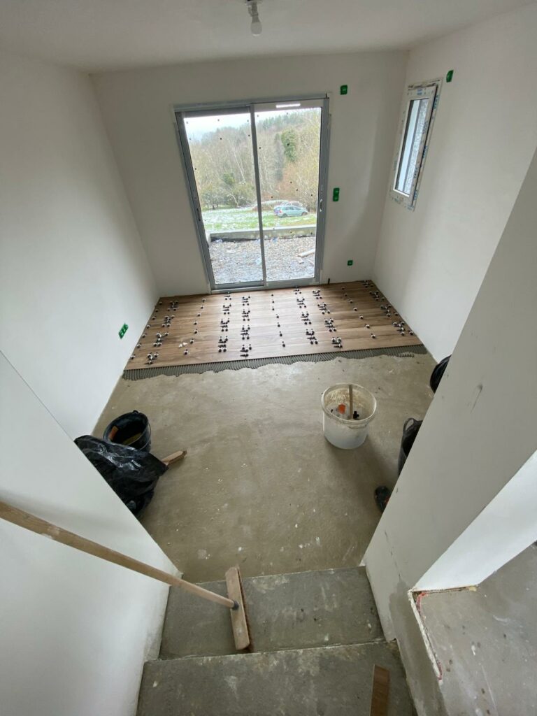 Salon pendant les travaux à La Roche-Sur-Foron