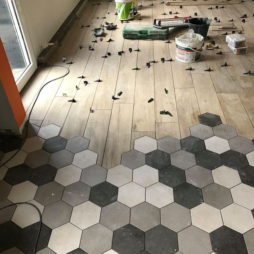 Mélange carrelage et parquet à Bons-en-Chablais