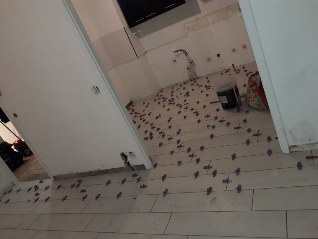 Pose de carrelage imitation parquet à Douvaine