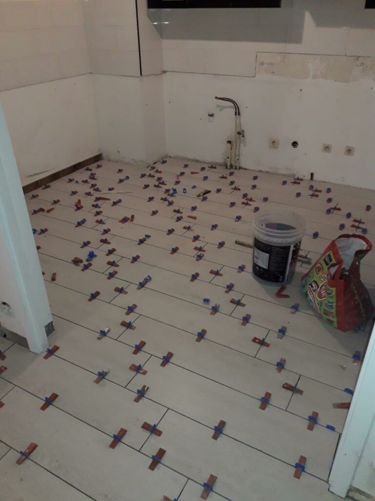 Pose de carrelage imitation parquet à Douvaine