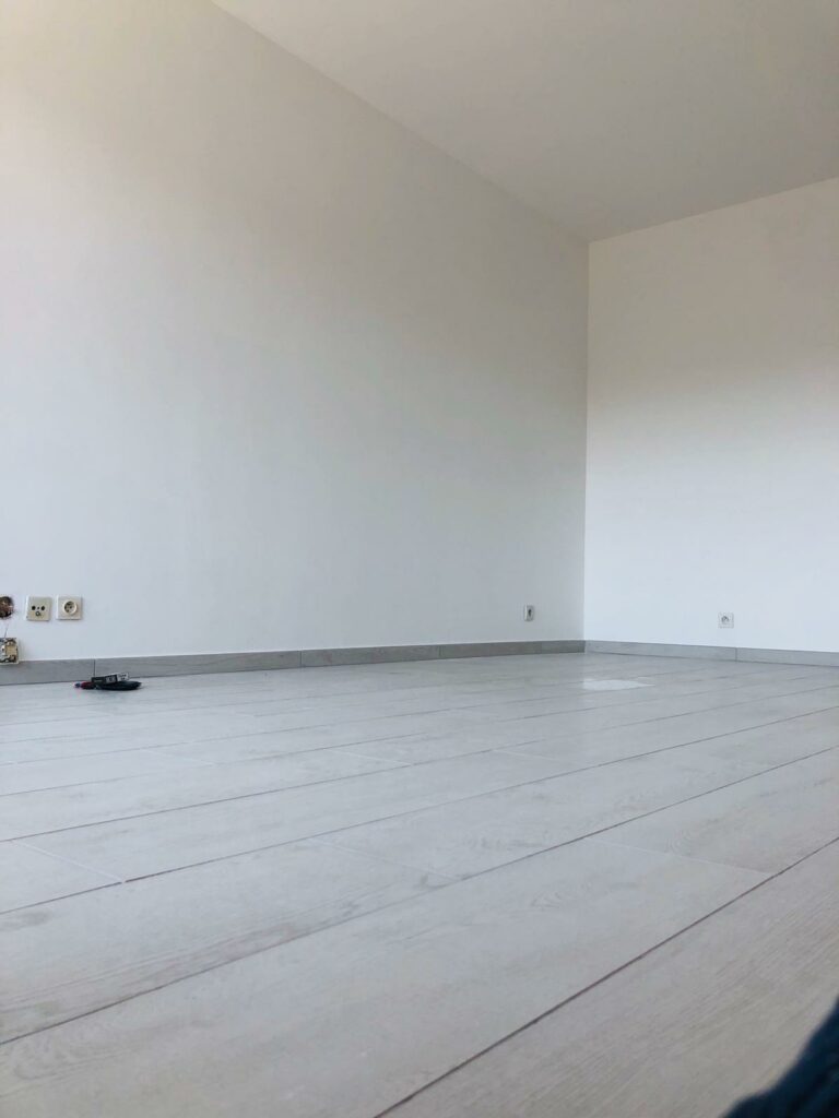 Rénovation sol carrelage imitation parquet à Douvaine